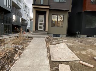 1416 27th St SW #A, Calgary, AB T3C 1L3