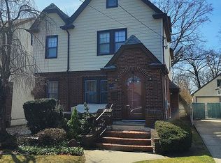 304 Colony St, West Hempstead, NY 11552