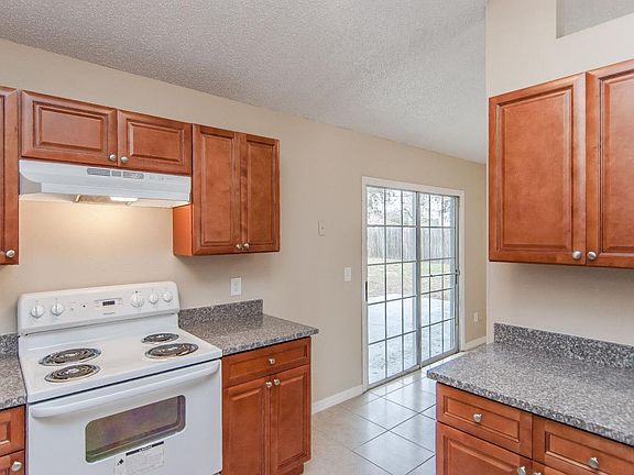 5th image of 1223 Harcross Ln