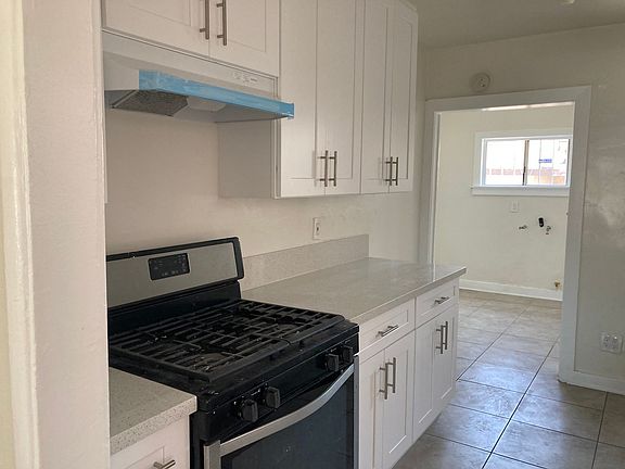 5th image of 938 E 65th St #938