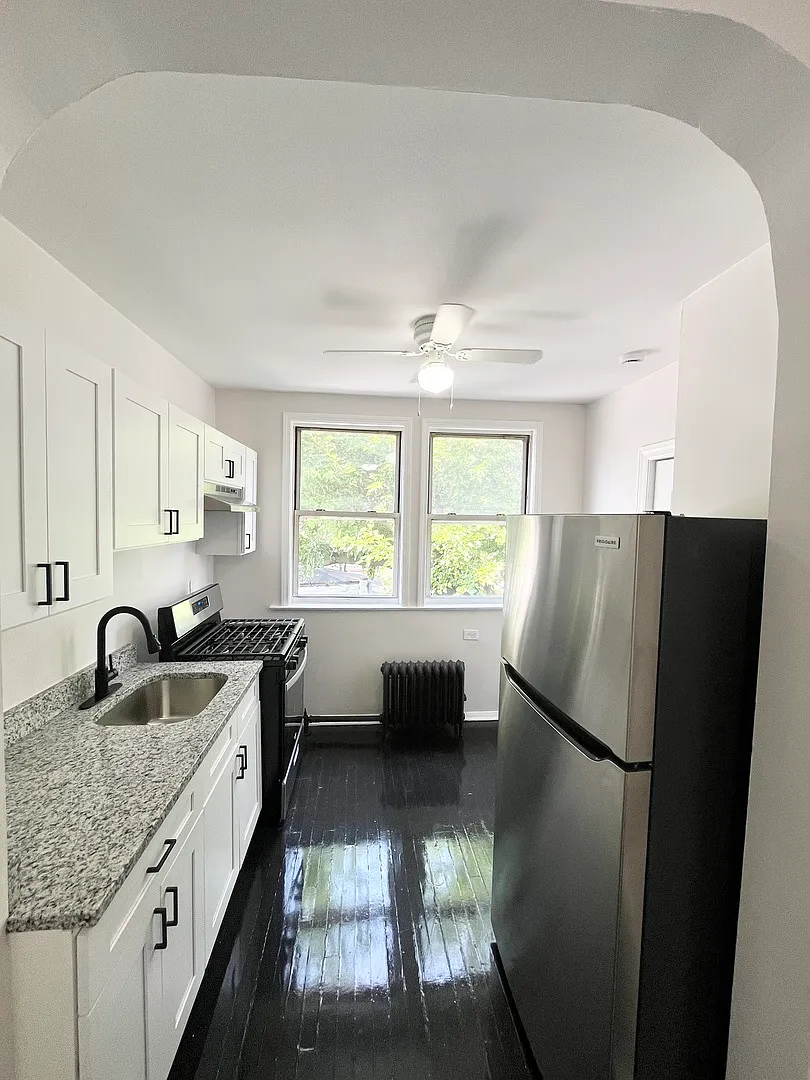 Building Photo - 948 N Kildare Ave #2