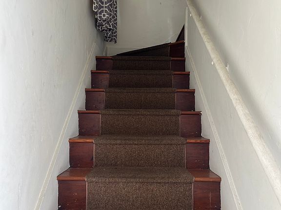 3rd image of 3331 Montclair St