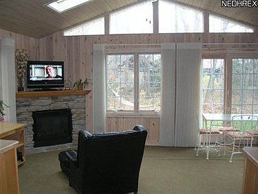 4th image of 8595 Four Seasons Trl