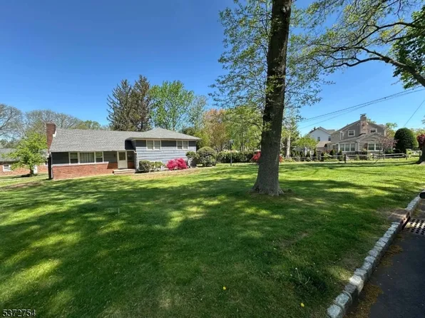 4B Acken Dr, Clark Twp., NJ 07066