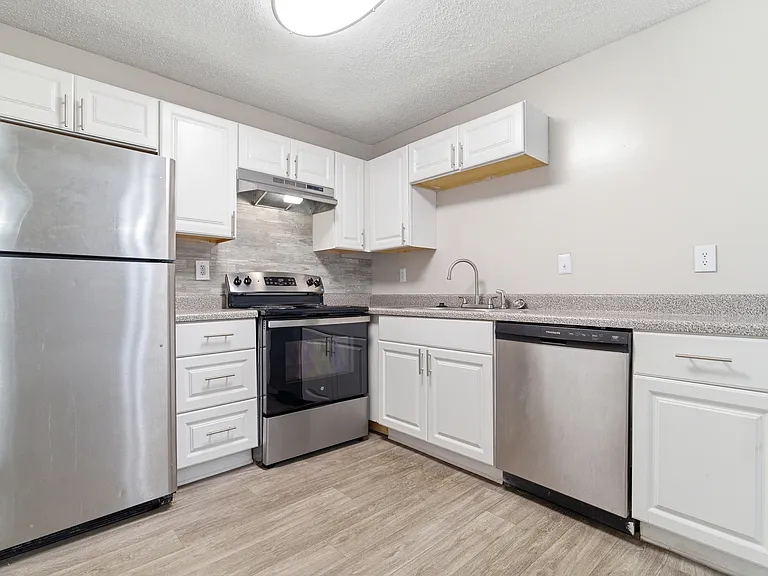 City Park Apartments — Photo 33