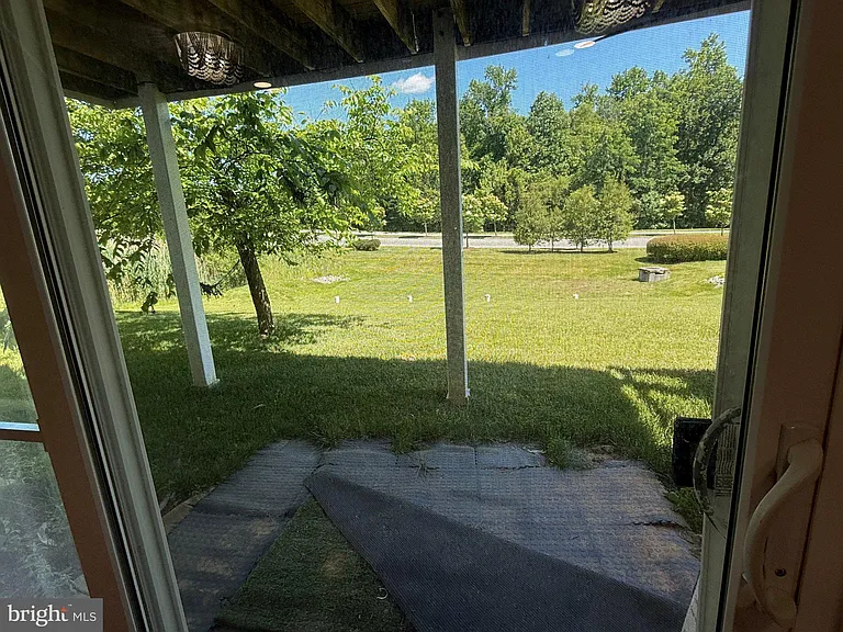 7581 Taunton Ct — Photo 38