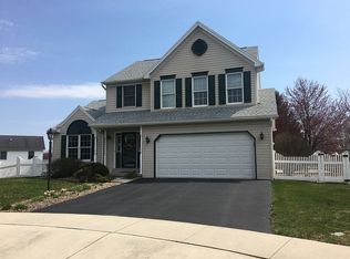 206 Fox Grove Pl, Hummelstown, PA 17036