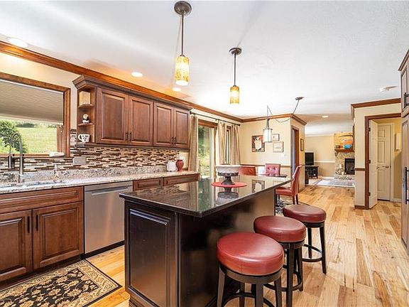 5th image of 419 Primrose Dr