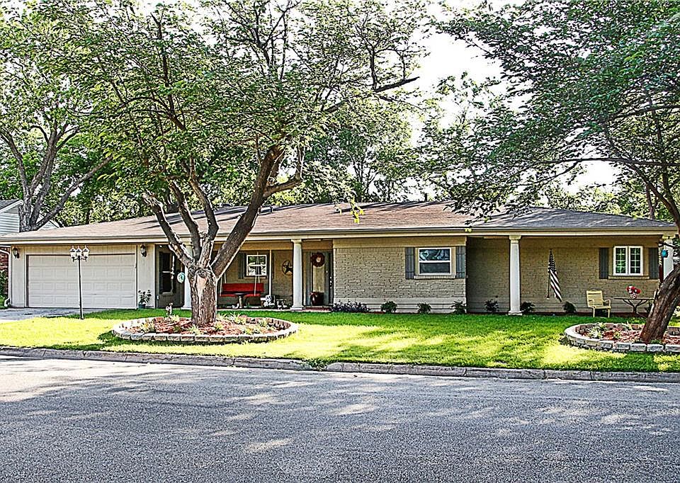 1st image of 3540 Labadie Dr