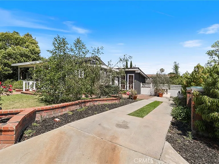 2642 Westminster Pl — Photo 4