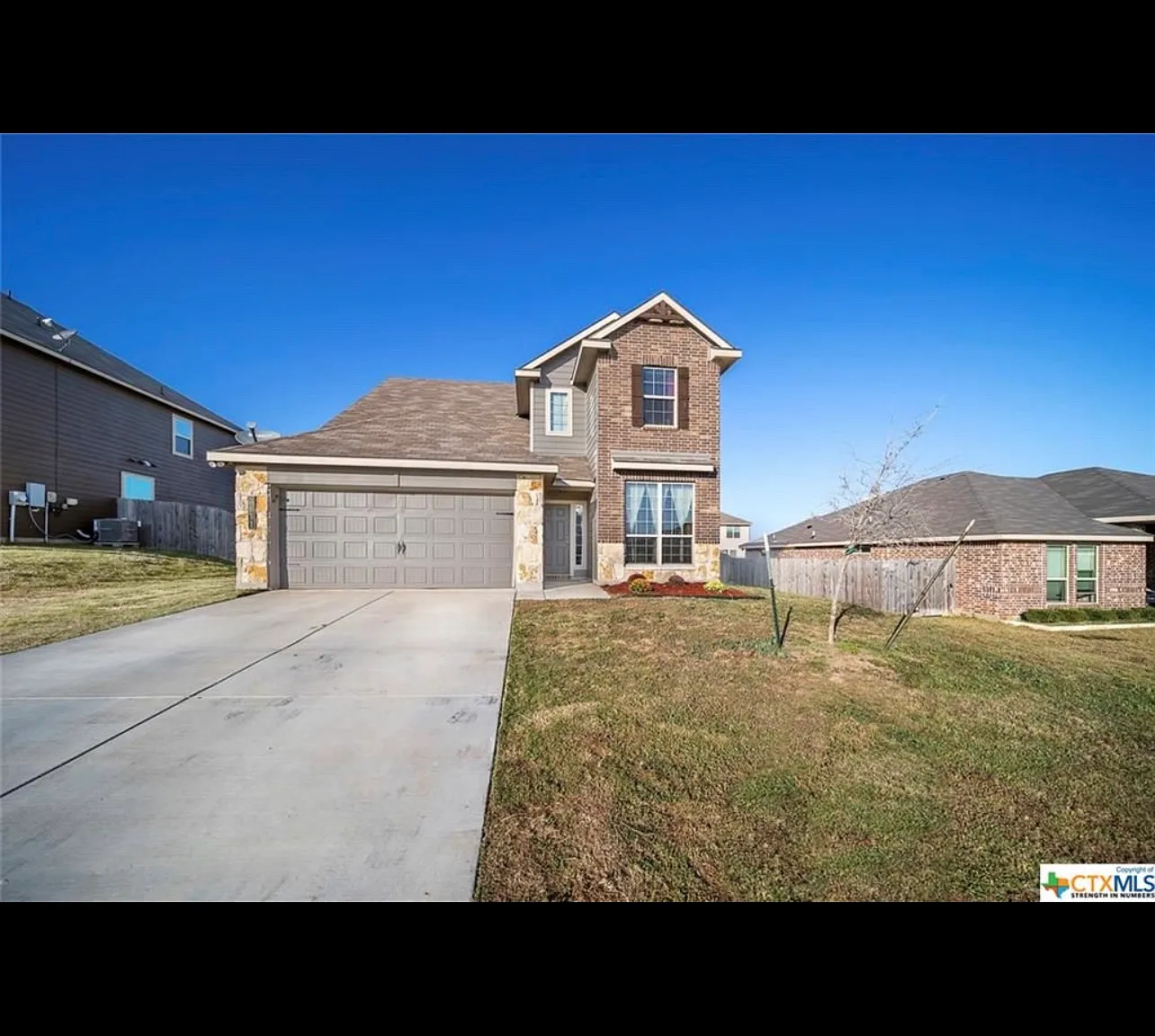 5 bed, 3.5 bath, 2619 sqft, $2,350 — Photo 1