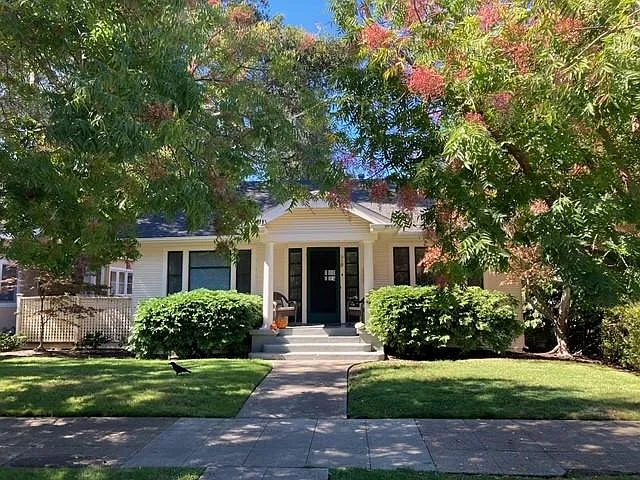 929 Spring St — Photo 1