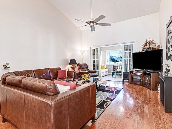 5th image of 3580 Muirfield Dr