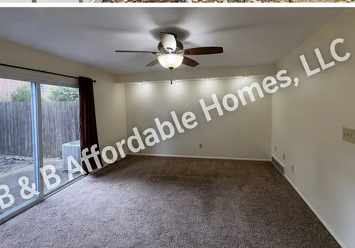2 bed, 1.5 bath, 1100 sqft, $1,150 — Photo 3