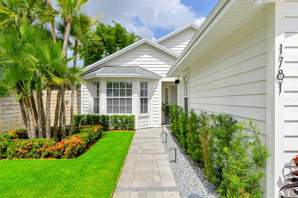 Building Photo - 1781 Sunnyside Dr