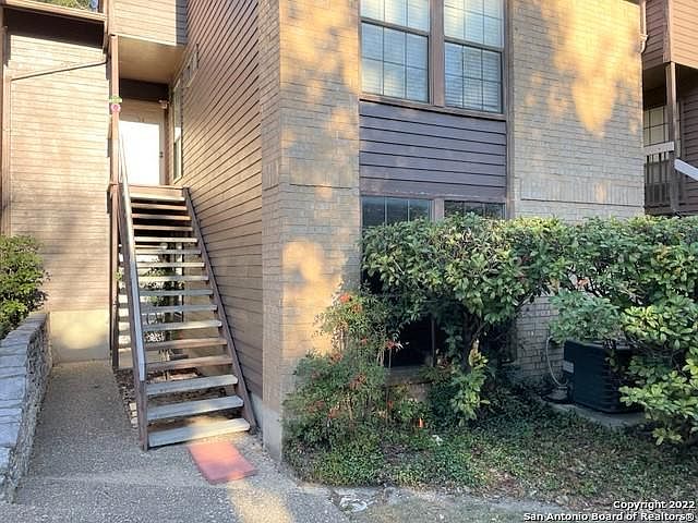 1st image of 8611 Datapoint Dr APT 33
