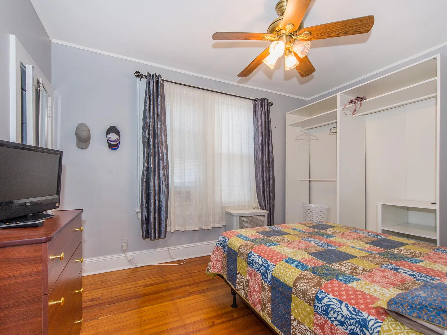 2 bed, 1100 sqft, $2,300 — Photo 4
