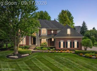 3493 N Century Oak Cir, Oakland, MI 48363