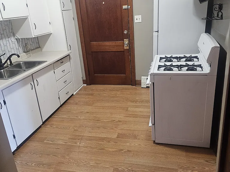 1015 Ludington St #2 — Photo 2