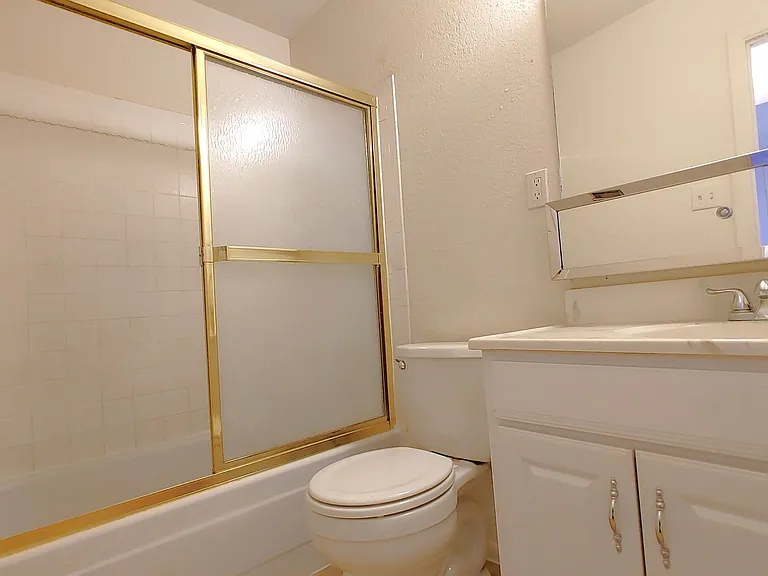 308 General Marshall St NE — Photo 7