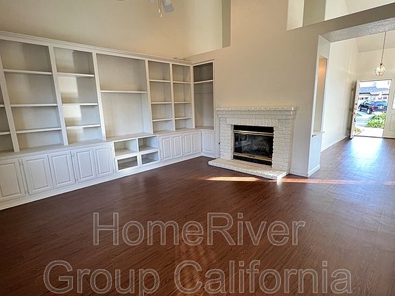 4th image of 2961 Courtside Dr