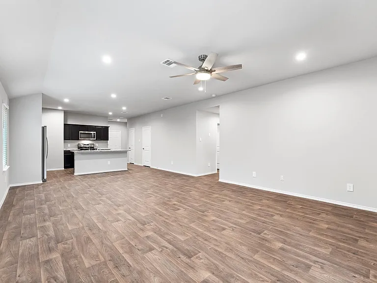 40491 Garden Heights Ln — Photo 3