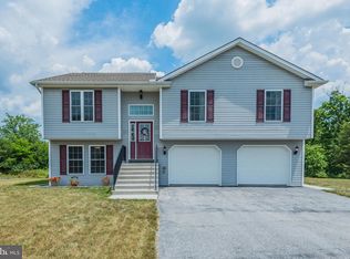 51 Sir William Dr, Newville, PA 17241