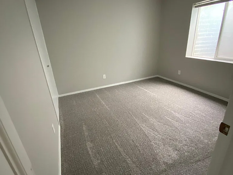 884 S 820 E — Photo 11