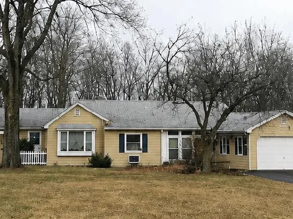 67 Carlisle Rd, Dillsburg, PA 17019