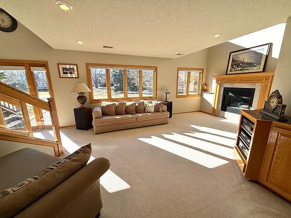3rd image of 5415 Teakwood Ln N