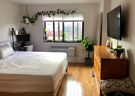 Rented by Oxford Property Group | media 9