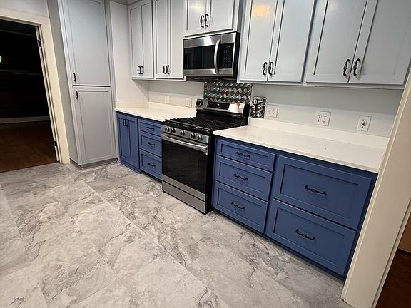 4th image of 800 Wayne St