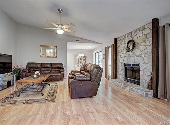 4th image of 3741 Sweetgrass Ln #12