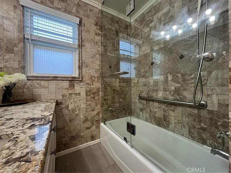 8917 Krueger St — Photo 17
