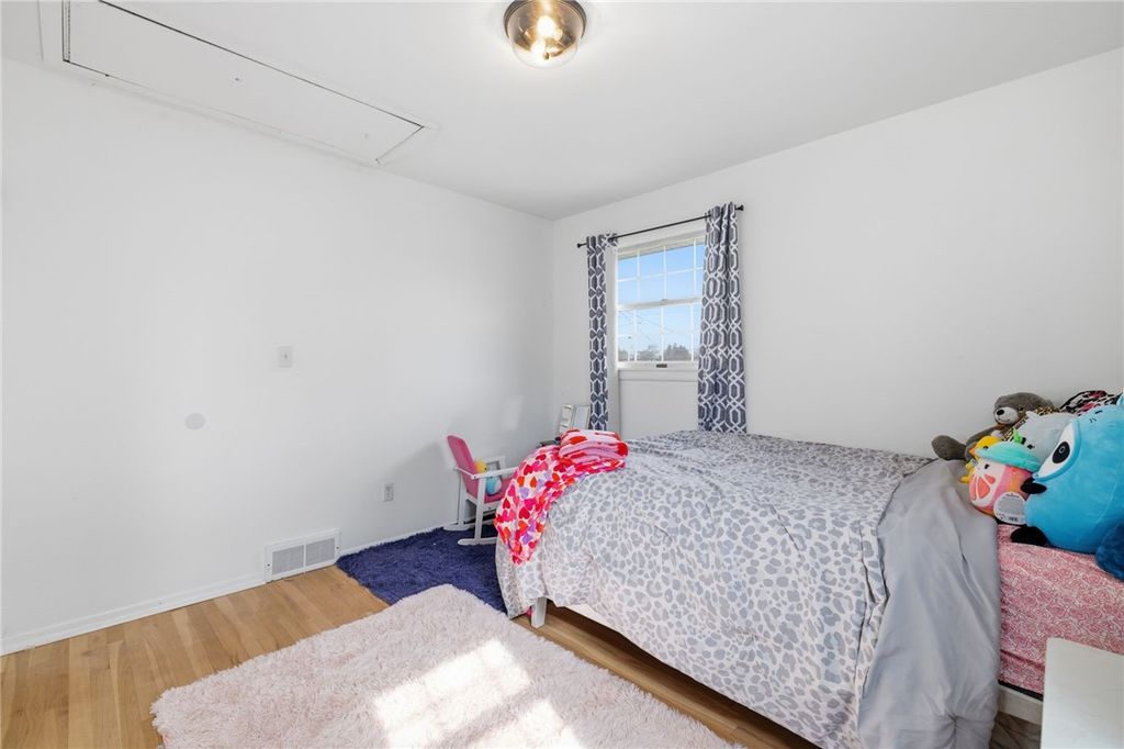 126 Hereford Dr N, Oakdale, PA - More
