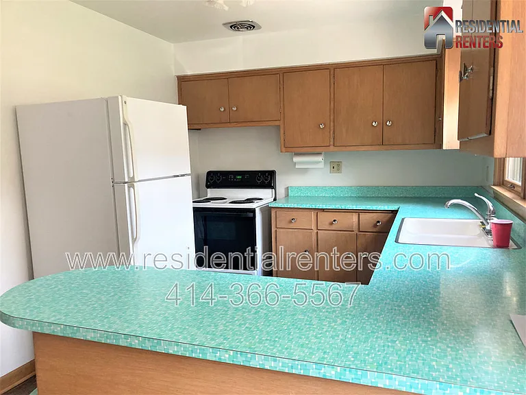 3760 S Clement Ave — Photo 5