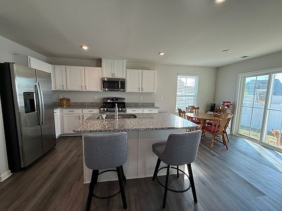 5th image of 101 Sourgum Ln