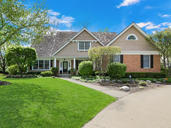 328 Saint Andrews Ln, Gurnee, IL 60031