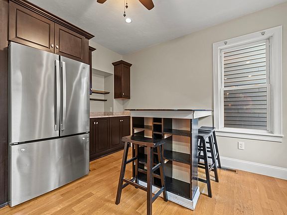 5th image of 519 E 5th St