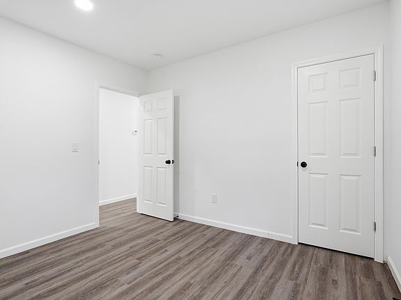 4th image of 133 Pinehill Cir