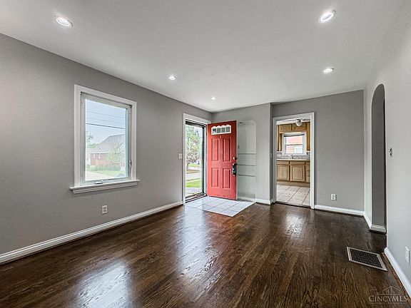 4th image of 3855 Gardner Ave
