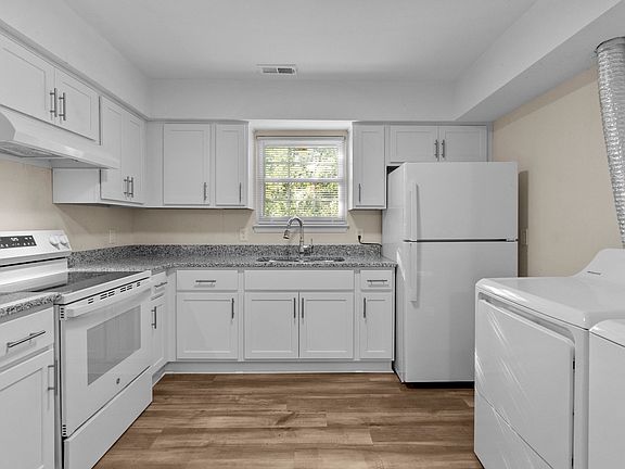 3rd image of 1110 Chapel St APT 3