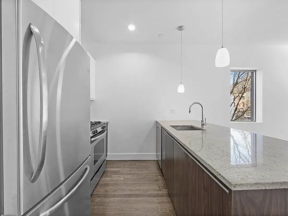 2nd image of 836 Bergen St APT 206