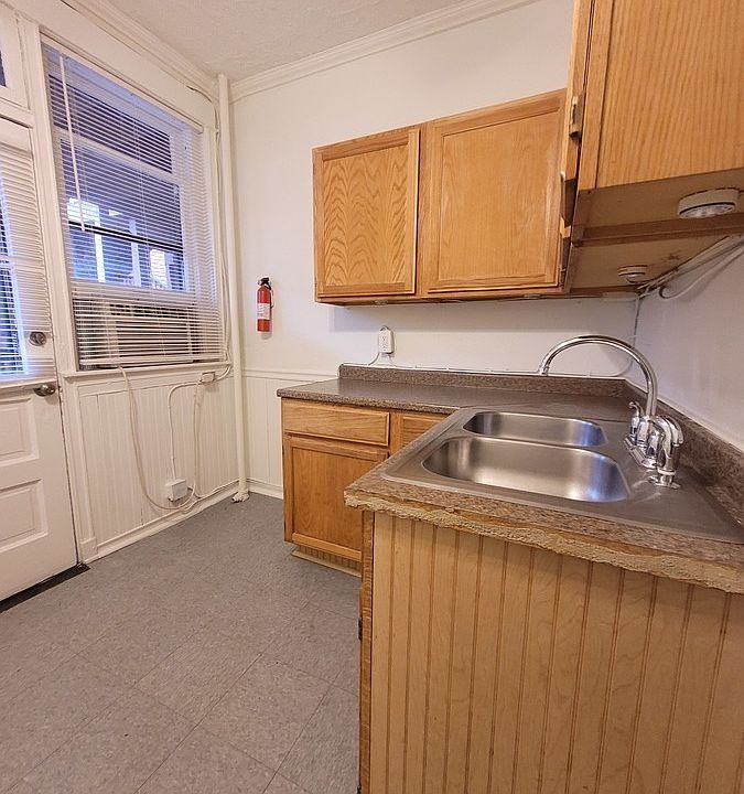 1st image of 3 E 38th St #2