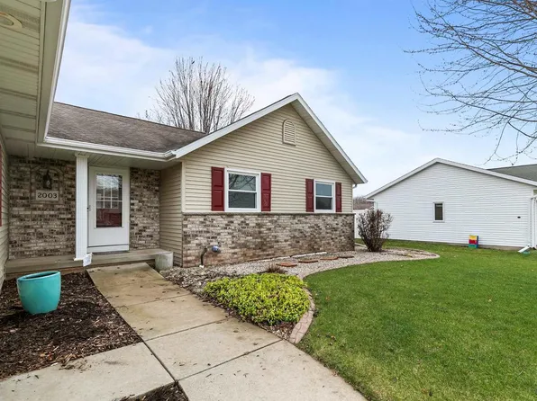 2003 Deer Haven Drive, Menasha, WI 54952