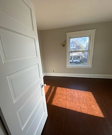 5th image of 10401 Bernard Ave #2