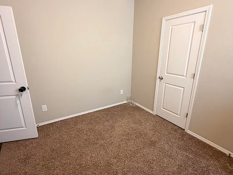 2031 Duke City St SE — Photo 11