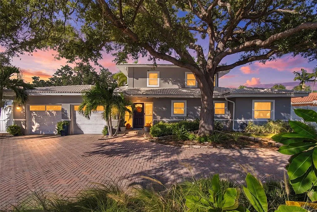 4 bed, 3.5 bath, 2177 sqft, $7,000 — Photo 1