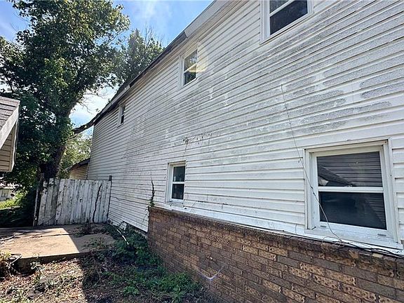 2nd image of 203 County Rd
