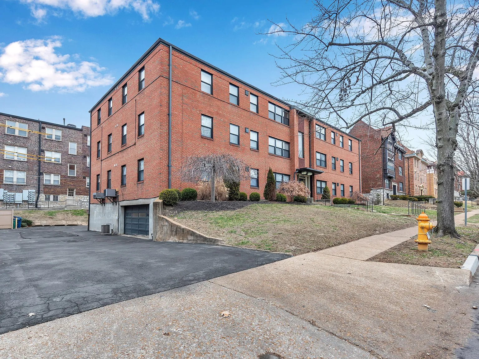 2 bed, 900 sqft, $1,695 — Photo 2